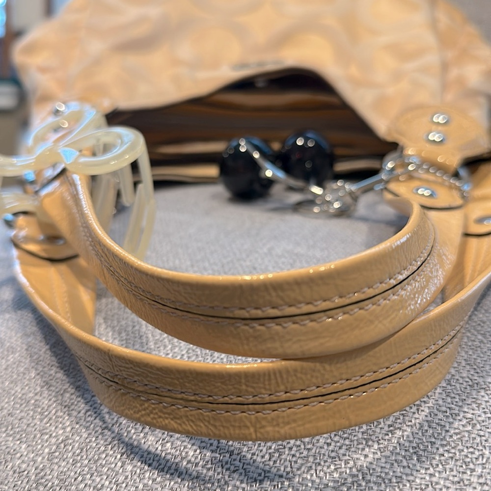 Coach Madison Opt Art Maggie Shoulder Bag. A1073-14305 - Picture 5 of 16